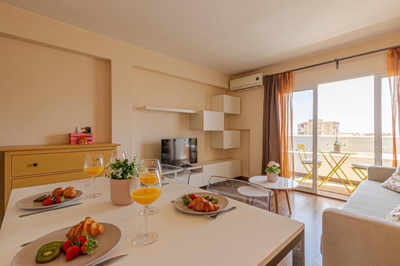 797 Holiday Rentals- Atico En Arroyo De La Miel Con Hermosas Vistas Benalmadena Bagian luar foto